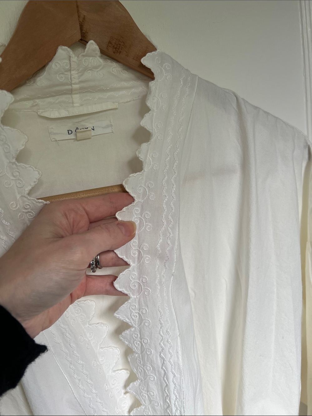 Dôen Edna 100% Cotton Robe in Cream  Eyelet Trim Tie Waist - Picture 4 of 14